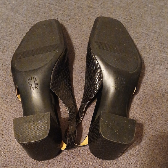 Naturalizer Black Flats Elegant Comfortable Loafers - Picture 6 of 9